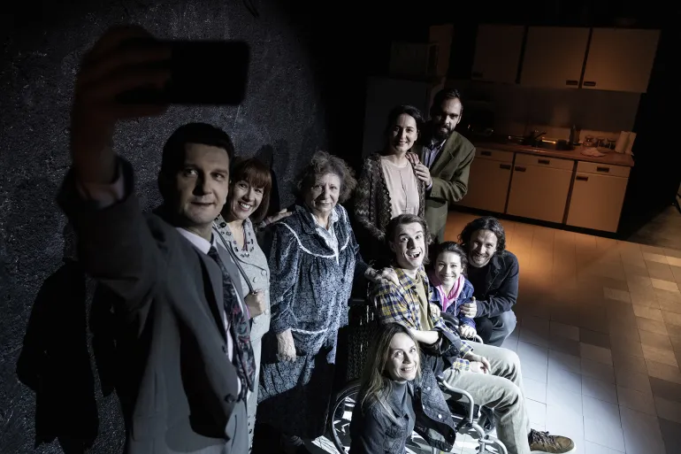 Dino Mustafić za Danas: Kolege iz banjalučkog pozorišta rekli su ne cenzuri, jer žele dekontaminirati pozornicu od vulgarnosti dnevne politike 2 Dino Mustafić za Danas: Kolege iz banjalučkog pozorišta rekli su ne cenzuri, jer žele dekontaminirati pozornicu od vulgarnosti dnevne politike 2