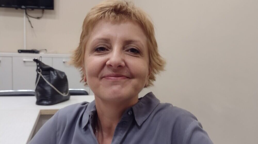 Grafit „Stop nasilju” opasniji od plantaže marihuane Jovanjica: Reagovanje stranke Zajedno iz Kragujevca povodom privođenja profesorke Biljane Stojković 1