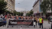 Protest Srbija protiv nasilja Kragujevac III put 13 Vučićev nasmejani lik kao da pozdravlja demonstrante: Kako je izgledao skup „Srbija protiv nasilja” u Kragujevcu? (FOTO) 13