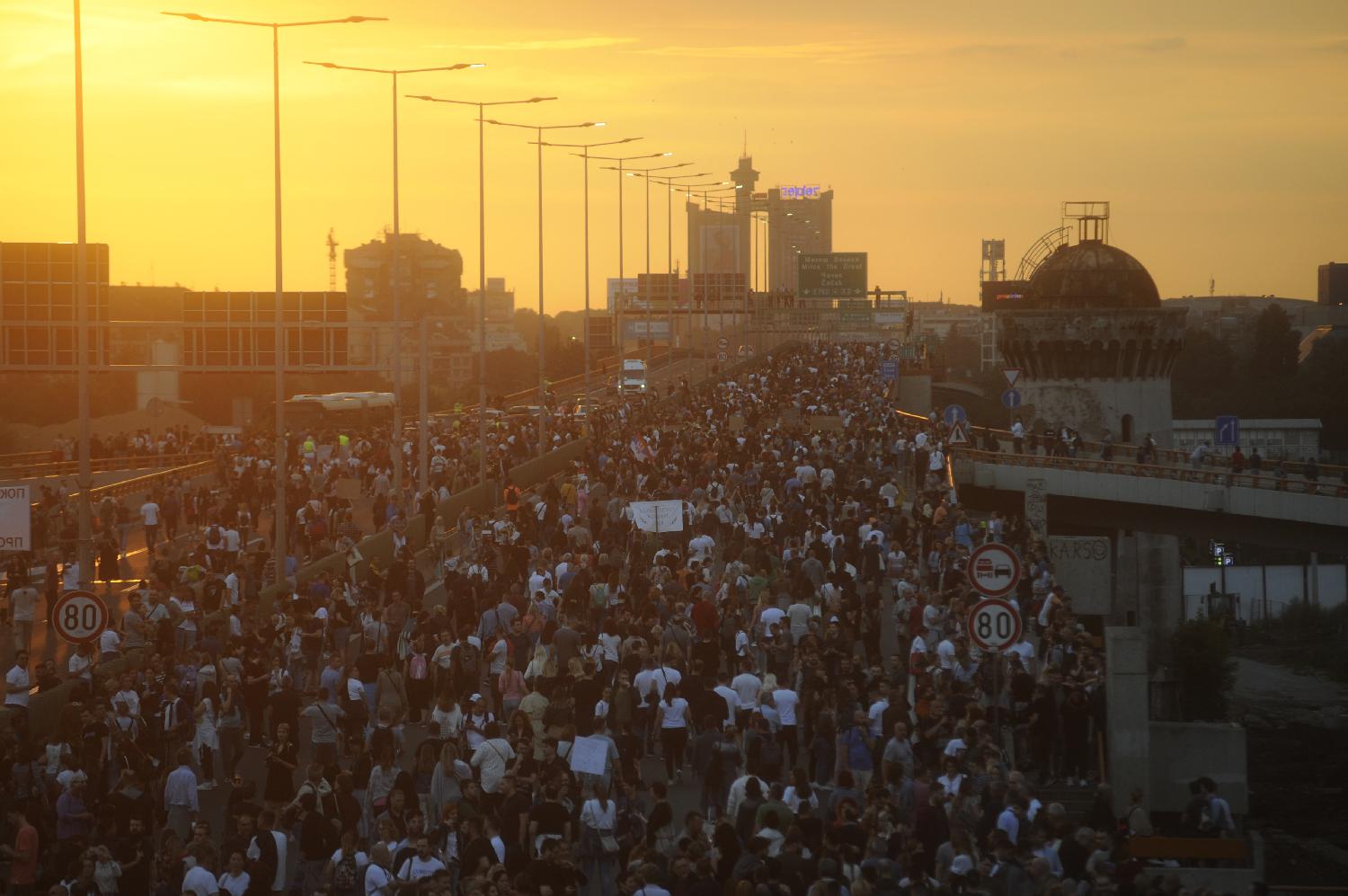 (FOTO) Kako je izgledao sedmi protest "Srbija protiv nasilja" 2 (FOTO) Kako je izgledao sedmi protest "Srbija protiv nasilja" 2