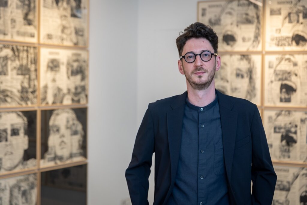 „Psihopoetike” stvarnost koja deluje sve neverovatnije na izložbi Nemanje Nikolića u Galeriji Rima 8