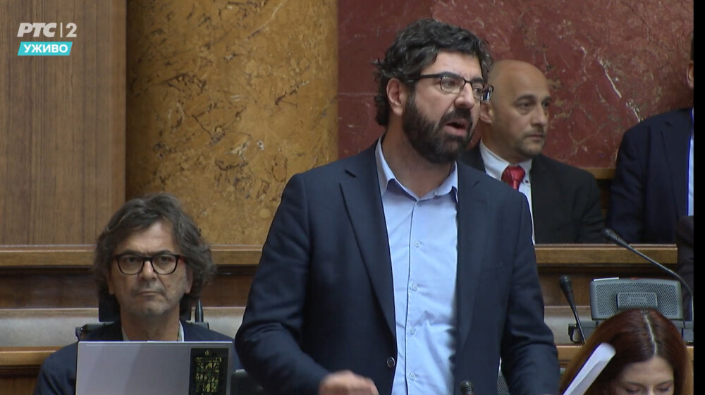 Radomir Lazović o sankcijama SAD prema Vulinu: Izgleda da se šef BIA do Amerike oseća na narkotike 1