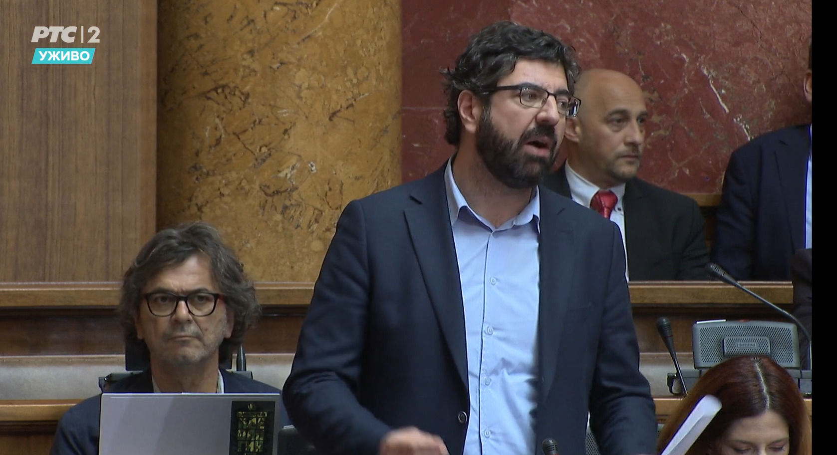 Spiskom uvreda na spisak uvreda: Sukob Sandre Božić i Radomira Lazovića u Skupštini 2 Spiskom uvreda na spisak uvreda: Sukob Sandre Božić i Radomira Lazovića u Skupštini 2