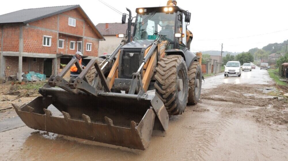 U Kragujevcu sanacija poplavljenih ulica i naselja (FOTO) 1
