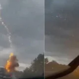 Munja pogodila auto u pokretu, a žena je sve zabeležila: Pogledajte snimak 1