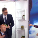 CINS: Kako je Vučić izašao iz frižidera i sačuvao SNS-u milione 8