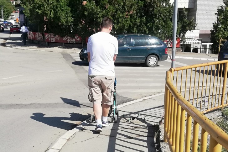 Vlasti trebalo osam meseci da proširi trotoar u ulici u Valjevu 2