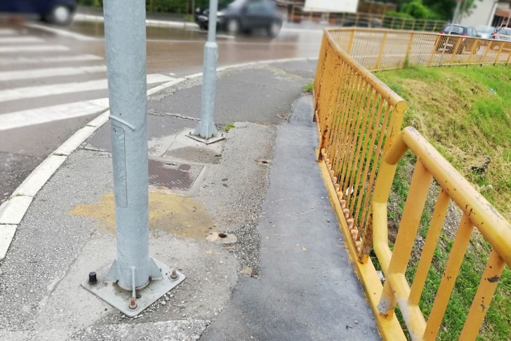 Vlasti trebalo osam meseci da proširi trotoar u ulici u Valjevu 3