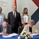 Potpisan ugovor kojim započinju aktivnosti na izgradnji i rekonstrukciji Kliničkog centra Kragujevac 1