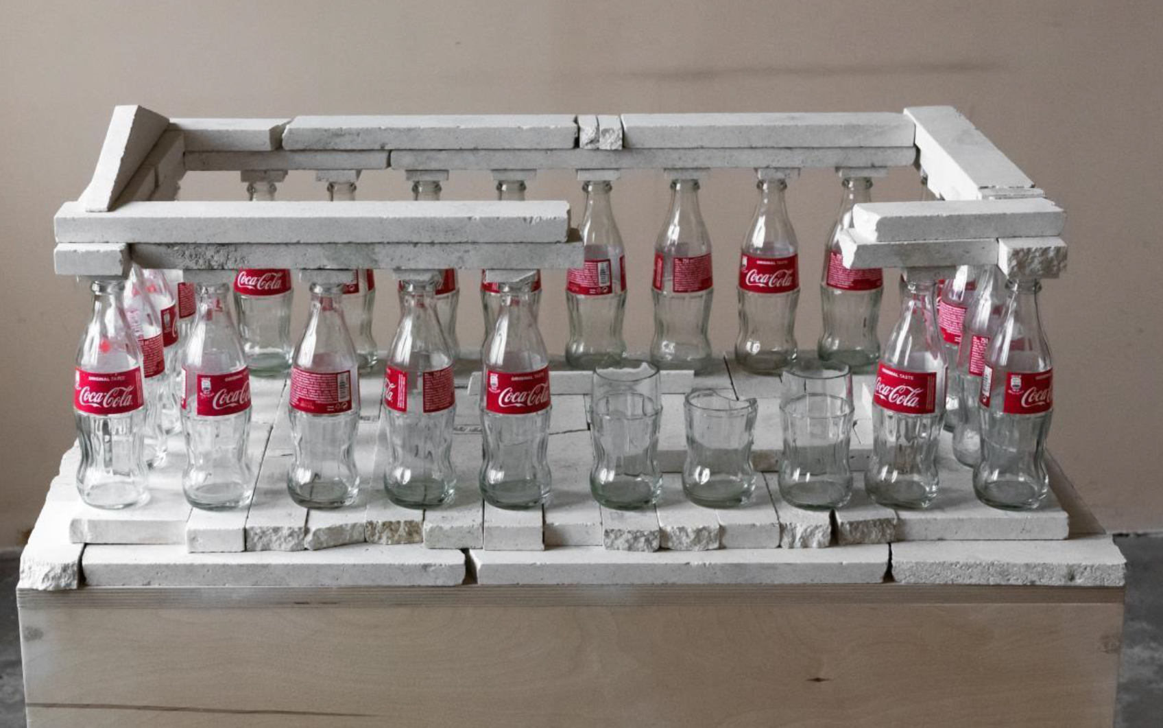 Sarkastični komentari na vladajući sistem vrednosti u “Dimenziji”, prvoj srpskoj galeriji skulpture 3 Sarkastični komentari na vladajući sistem vrednosti u “Dimenziji”, prvoj srpskoj galeriji skulpture 3