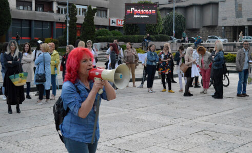 Kako je pedagoškinja iz Užica izrazila lični protest protiv prekida školske godine u Srbiji (FOTO) 11