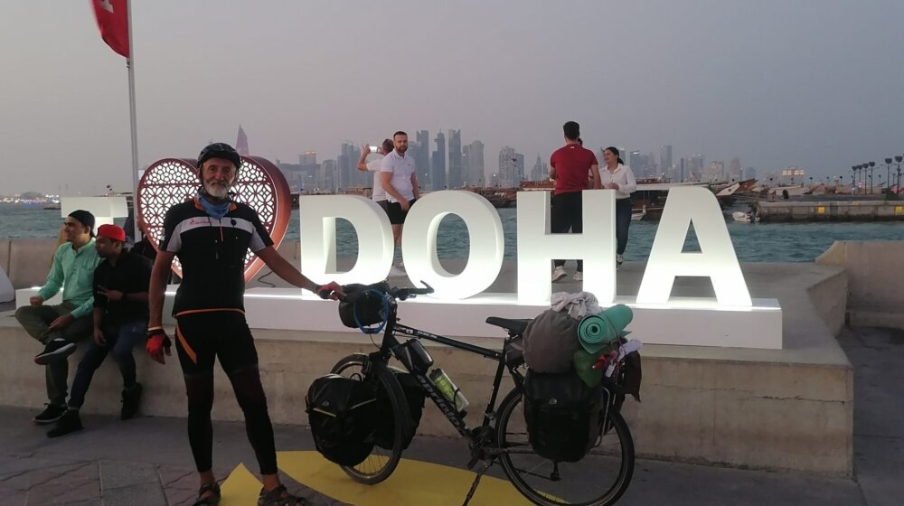 U Zrenjaninu projekcija filma o putovanju biciklom Zorana Zivlaka u Dohu 1