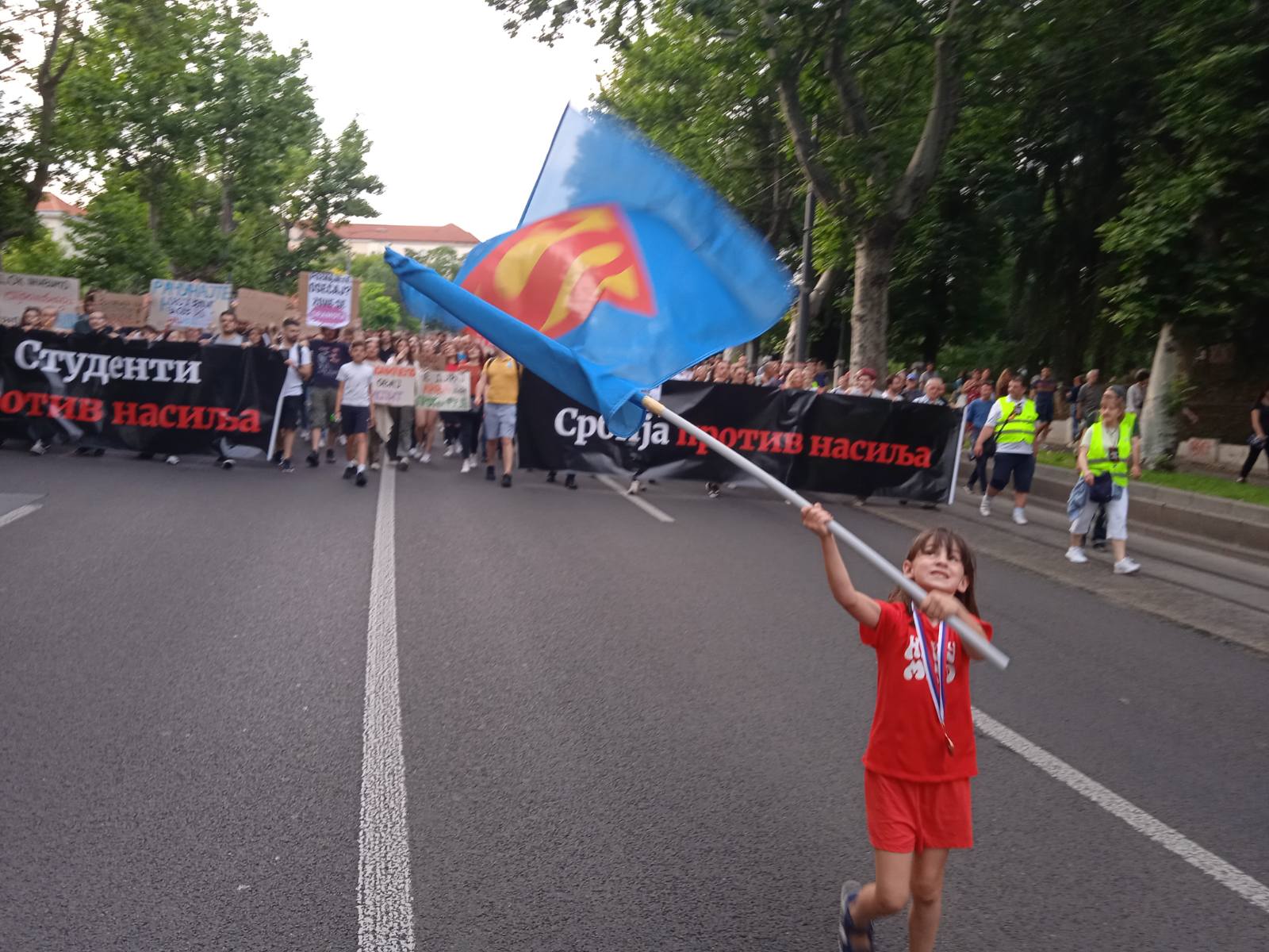 Protest "Srbija protiv nasilja" u preko 10 gradova obeležile šetnje, blokade puteva i zahtevi za ostavkama (FOTO, VIDEO) 16