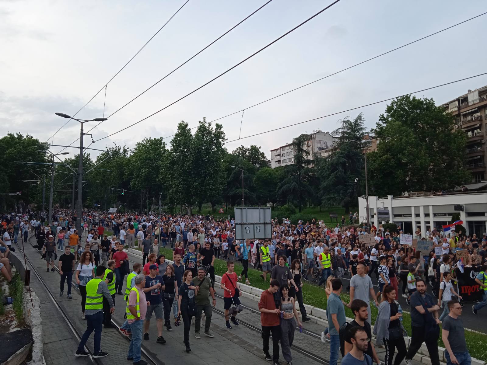 Protest "Srbija protiv nasilja" u preko 10 gradova obeležile šetnje, blokade puteva i zahtevi za ostavkama (FOTO, VIDEO) 18