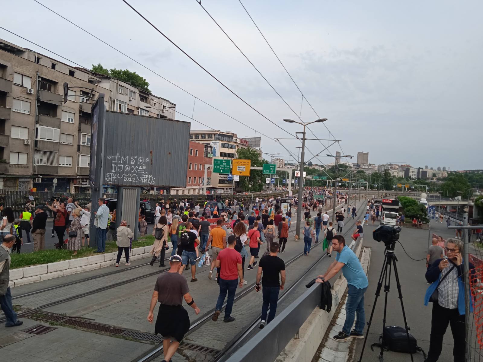 Protest "Srbija protiv nasilja" u preko 10 gradova obeležile šetnje, blokade puteva i zahtevi za ostavkama (FOTO, VIDEO) 17