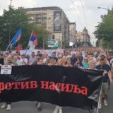 "Nedostatak rezultata i manjak kreativnosti": Sagovornici Danasa o značajno manjem broju ljudi na osmom protestu Srbija protiv nasilja 4