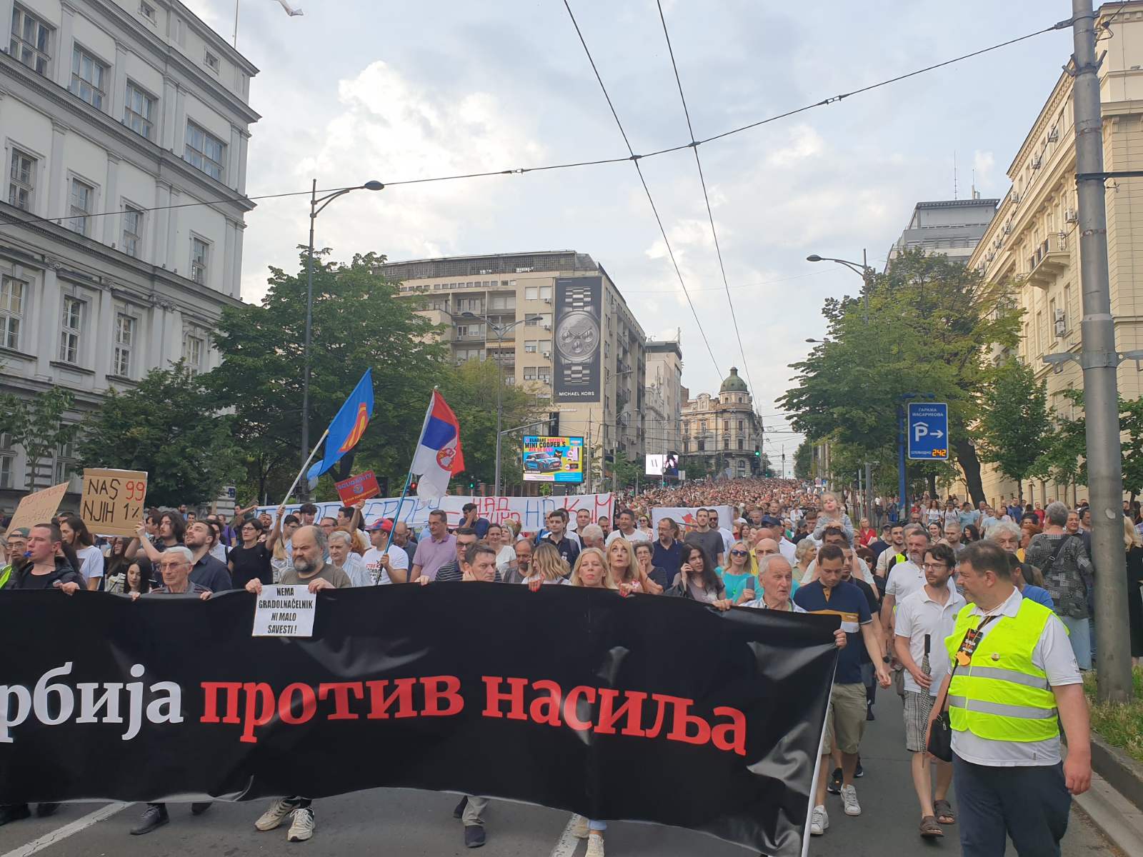 Protest "Srbija protiv nasilja" u preko 10 gradova obeležile šetnje, blokade puteva i zahtevi za ostavkama (FOTO, VIDEO) 51