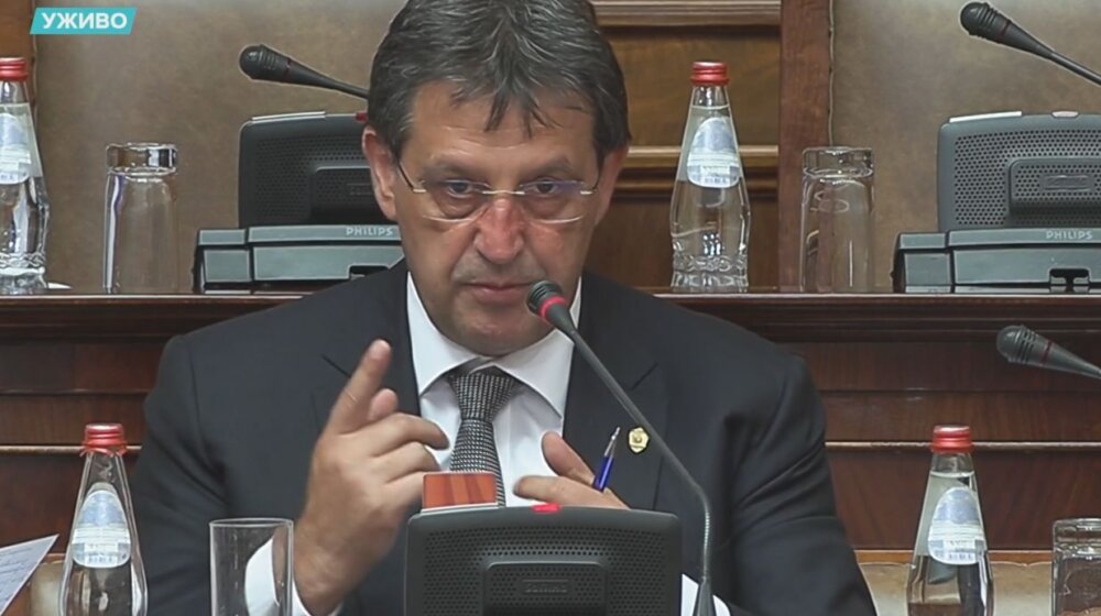 Za nepoverenje Gašiću glasalo 37 poslanika, nije smenjen 1