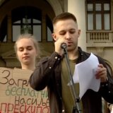 Student Blagoje Rozgić na protestu „Srbija protiv nasilja“: “Ne želimo Nušićevu Srbiju, gde su na čelu Gospođa Ministarka i Sumnjivo lice” 8