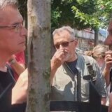 Verbalni napad na poslanike opozicije u Zvečanu (VIDEO) 11