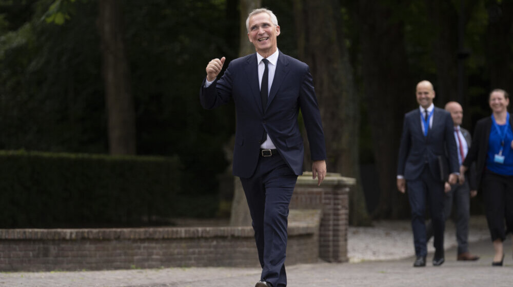 Stoltenberg: Ukrajina će sama odlučiti o uslovima za mirovne pregovore 1