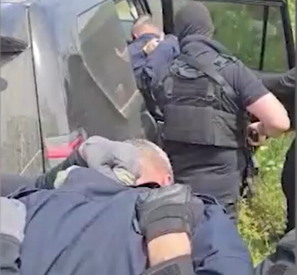 Specijalci Kosovske policije pretresaju kuće u selima Ugljare i Varage 1