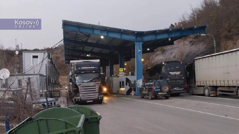 MUP Kosova: Prelazi Jarinje, Brnjak i Merdare i jutros zatvoreni za kamione i autobuse 1