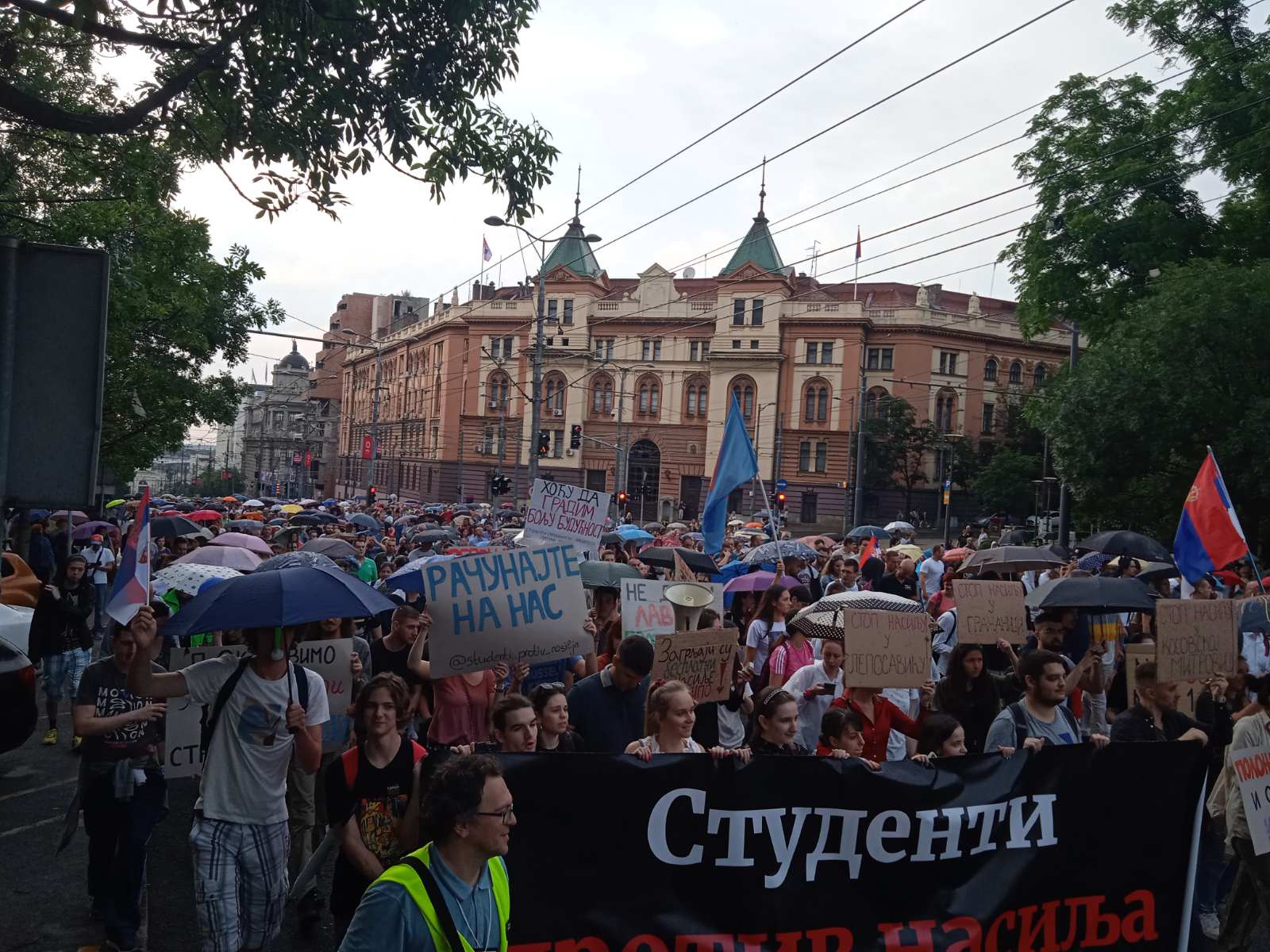 Protest "Srbija protiv nasilja" u preko 10 gradova obeležile šetnje, blokade puteva i zahtevi za ostavkama (FOTO, VIDEO) 31