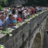 Kolektivna sahrana u Višegradu: Konačni mir za osam žrtava 9