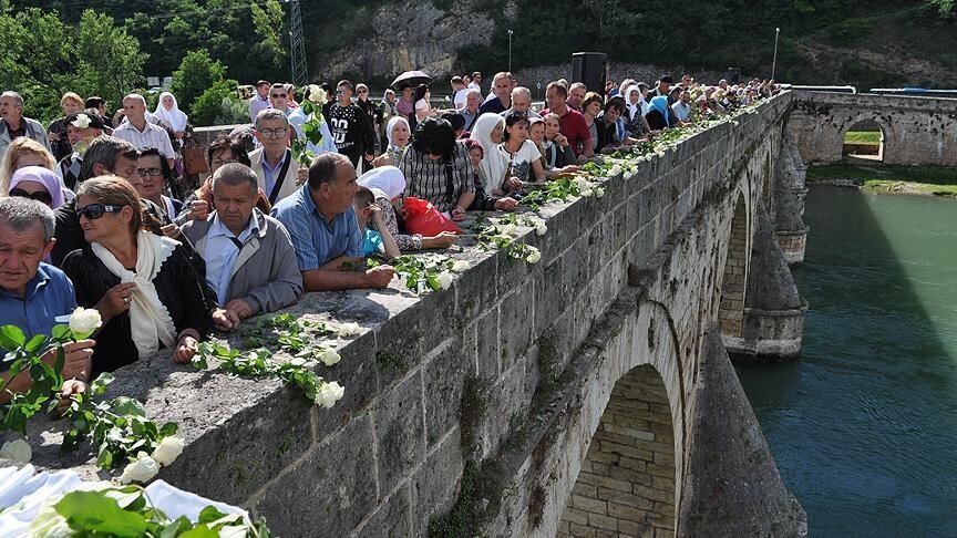 Kolektivna sahrana u Višegradu: Konačni mir za osam žrtava 1