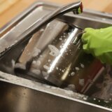 Zaboravite na sirće i sodu bikarbonu: Ova namirnica temeljno uklanja kamenac, rđu i druge nečistoće 7