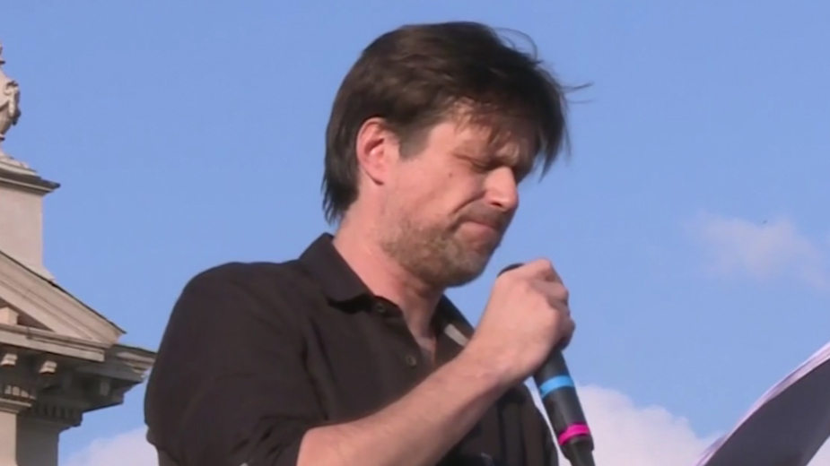 Nenad Hadži Maričić na protestu „Srbija protiv nasilja“: Nećemo budućnost naše dece prodati za 10.000 dinara 1