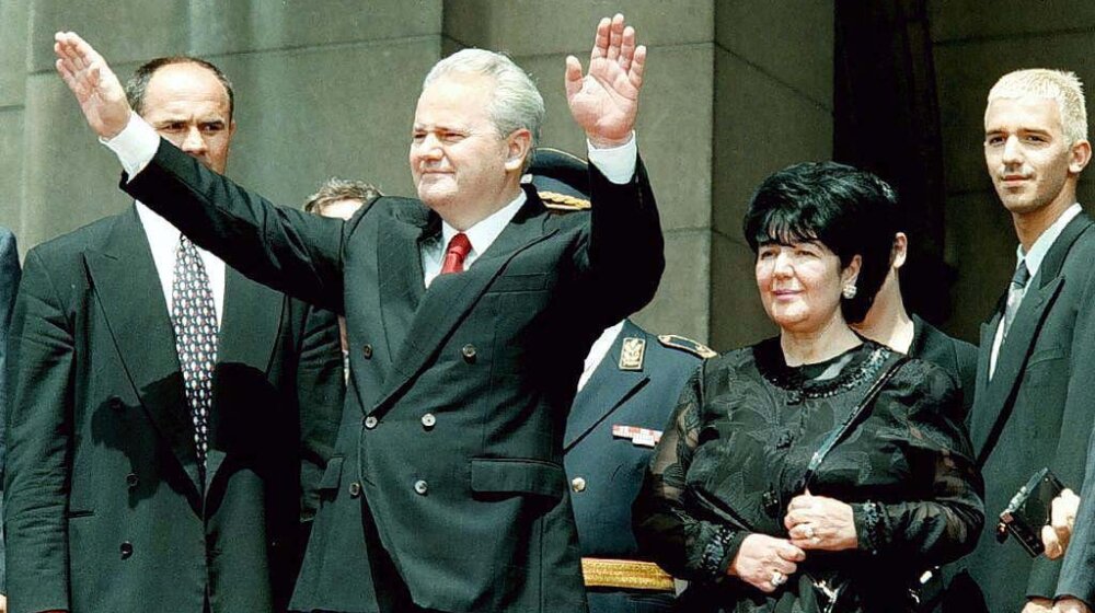 Izjava dostojna „Monti Pajtona”: Sagovornici Danasa o tvrdnji SPS-a da je Milošević bio prva žrtva „obojene revolucije” na svetu 1