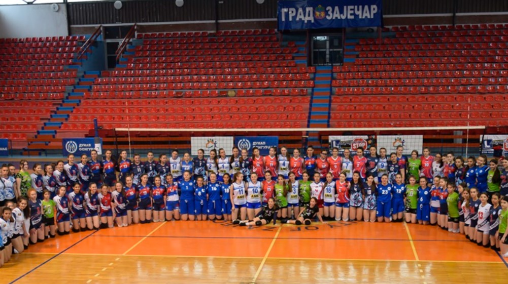 U Zaječaru održan odbojkaški turnir za pionirke i pionire "Dragan Kuzmanovski Kuza" 1