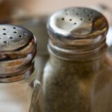 Ovako se pravilno koristi slanik: Većina nas soli hranu na pogrešan način 20