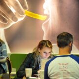 "Stavila sam pod mikroskop vodu iz Mekdonaldsa i mislim da je više nikada neću naručiti" 5