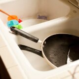 Perete tiganj vrućom vodom? Pravite veliku grešku, a evo i zašto 2