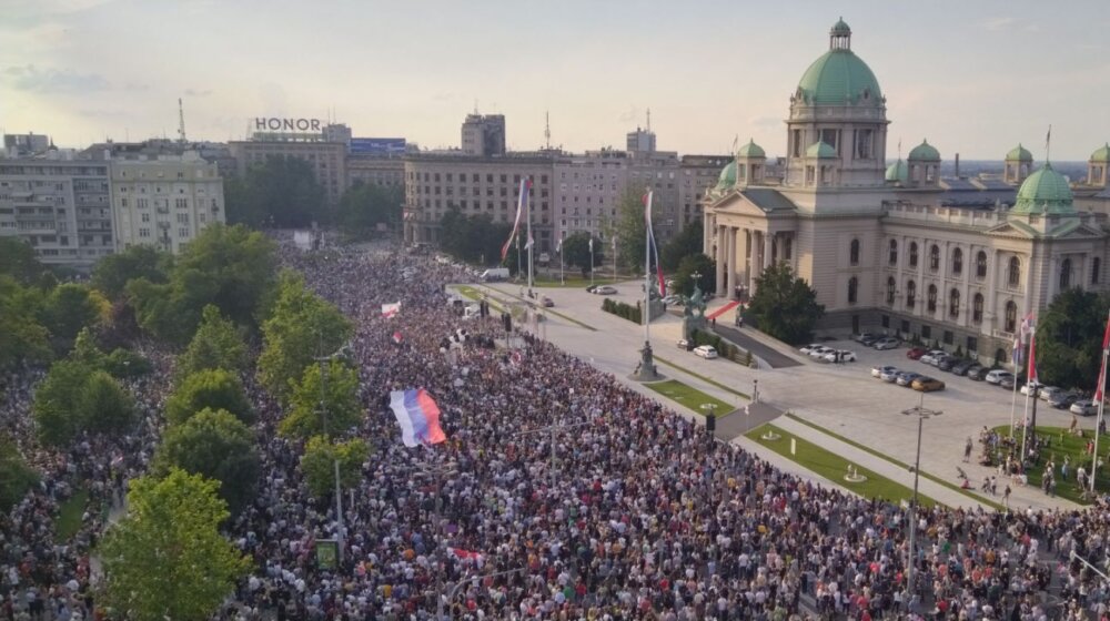 Završen šesti protest "Srbija protiv nasilja": Najavljeno novo okupljanje ako se ne ispune zahtevi 1