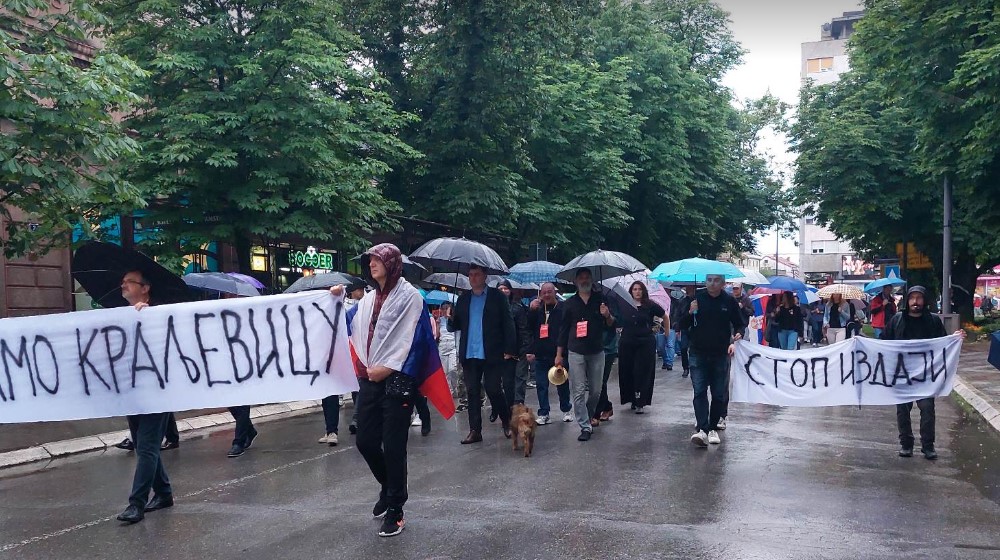 “Mi ne znamo da li postoji život posle smrti, ali znamo da postoji život posle politike i to ćemo uskoro pokazati Bošku Ničiću i njegovoj sviti”: Održan drugi protest u Zaječaru 2 “Mi ne znamo da li postoji život posle smrti, ali znamo da postoji život posle politike i to ćemo uskoro pokazati Bošku Ničiću i njegovoj sviti”: Održan drugi protest u Zaječaru 2
