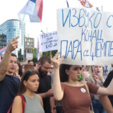 Šta je plan opozicije koja poziva građane da se okupe ispred Skupštine? 7