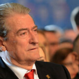 Bivši albanski premijer Beriša optužen za korupciju: Kaže da je iza toga Edi Rama 10