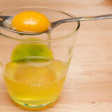 Bela sluz u žumancetu: Šta je i da li je takvo jaje bezbedno za upotrebu? 3