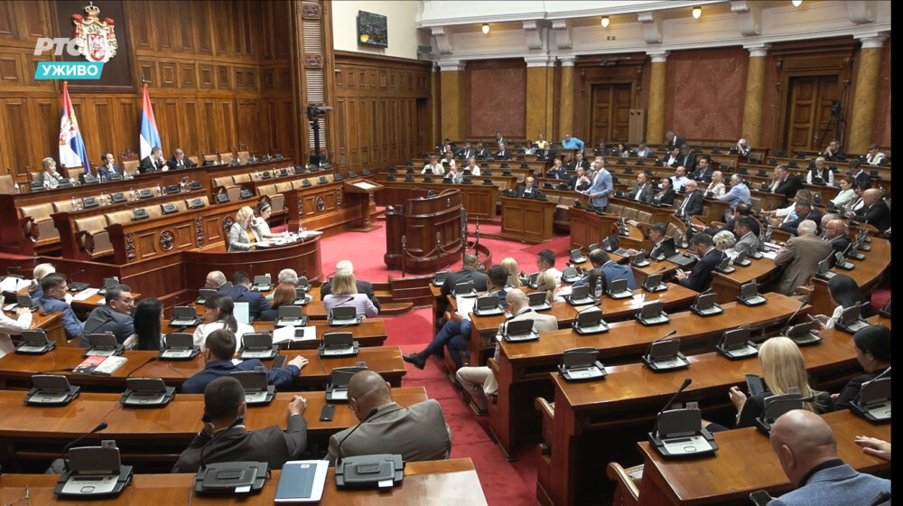 Poslanici Skupštine Srbije i danas o smeni Bratislava Gašića 1