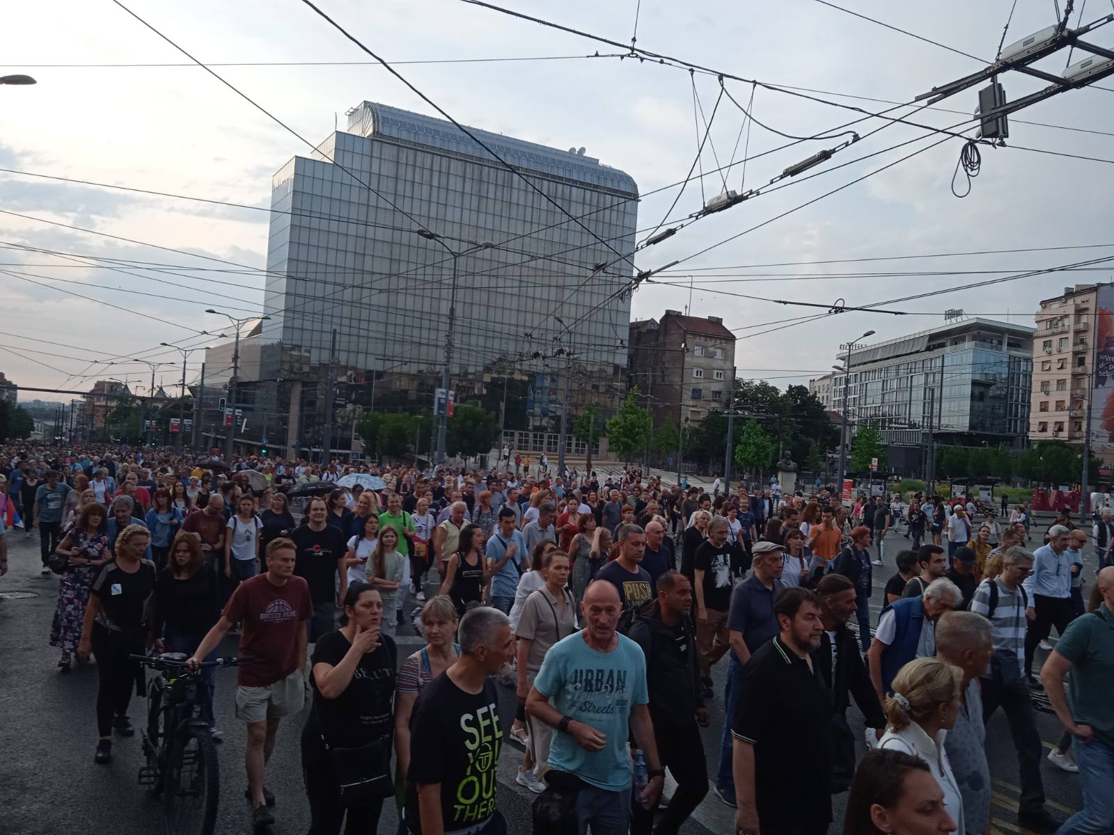Protest "Srbija protiv nasilja" u preko 10 gradova obeležile šetnje, blokade puteva i zahtevi za ostavkama (FOTO, VIDEO) 24