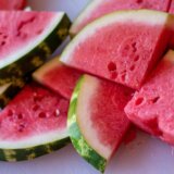 Kako da isečete lubenicu na najlakši način: Pogledajte video 13