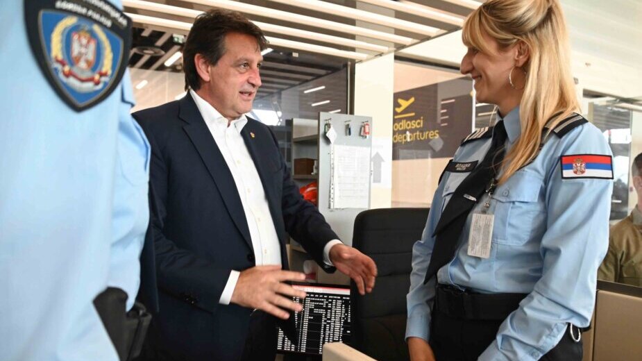 Gašić najavio pojačanu policijsku kontrolu na aerodromu zbog divljih taksista 3