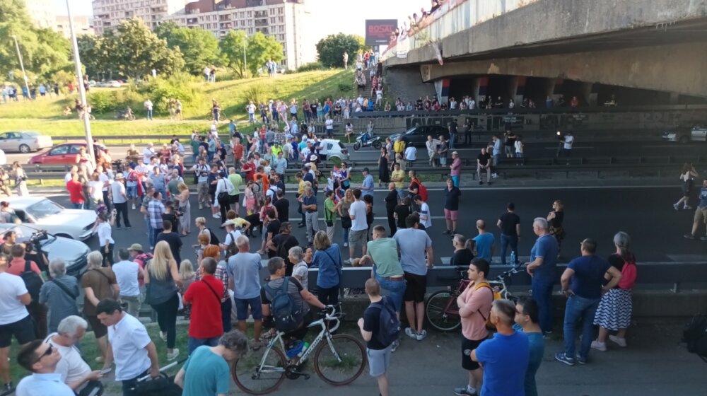 "Uvod u deveti protest Srbija protiv nasilja": Kako regionalni mediji pišu o blokadi auto-puta u Beogradu i Novom Sadu 1