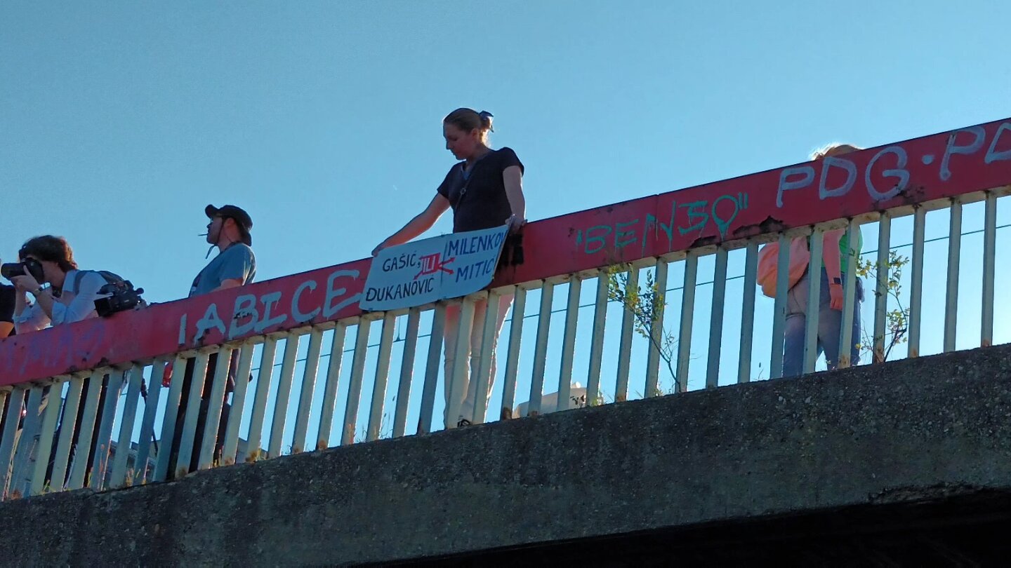 Slike koje su obeležile blokade auto-puteva u Beogradu i Novom Sadu (FOTO) 7