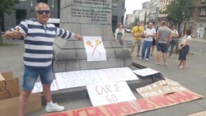Organizator protesta “Srbija protiv nasilja” u Briselu za Danas: Naredno okupljanje biće ispred zgrade Evropske komisije 2 Organizator protesta “Srbija protiv nasilja” u Briselu za Danas: Naredno okupljanje biće ispred zgrade Evropske komisije 2