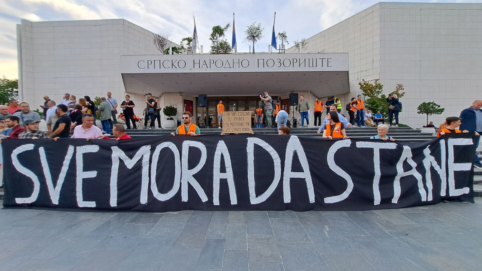 (FOTO) Kako je izgledao sedmi protest "Srbija protiv nasilja" 11 (FOTO) Kako je izgledao sedmi protest "Srbija protiv nasilja" 11